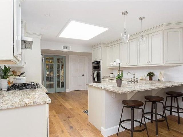 711 Royal Palm Place, Vero Beach, FL 32960