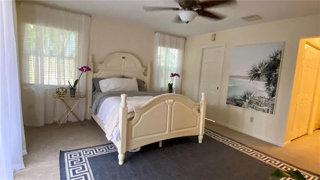 711 Royal Palm Place, Vero Beach, FL 32960