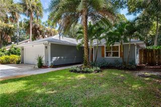 711 Royal Palm Place, Vero Beach, FL 32960