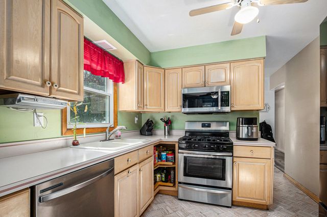 2925 Mcafee Drive, Hobart, IN 46342