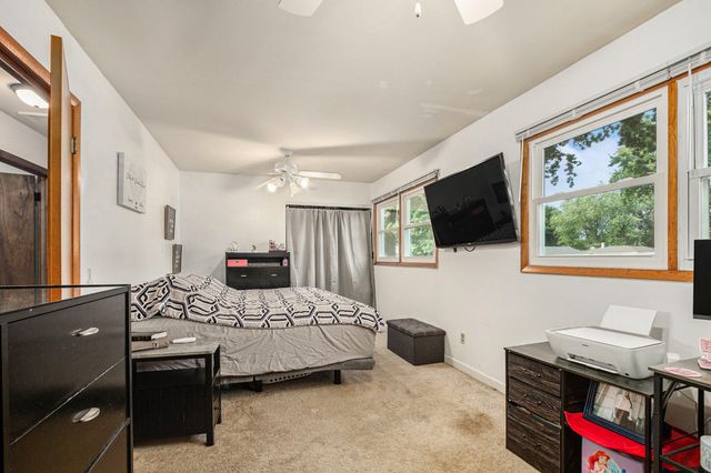 2925 Mcafee Drive, Hobart, IN 46342