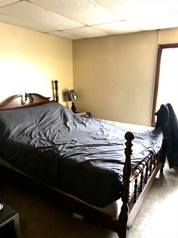 16 Abbey St, Chicopee, MA 01013