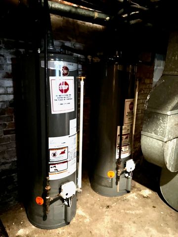 16 Abbey St, Chicopee, MA 01013