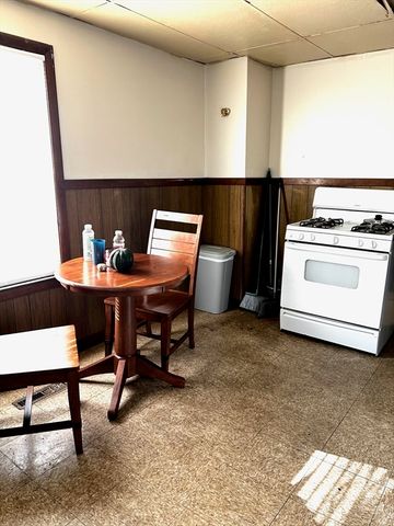 16 Abbey St, Chicopee, MA 01013