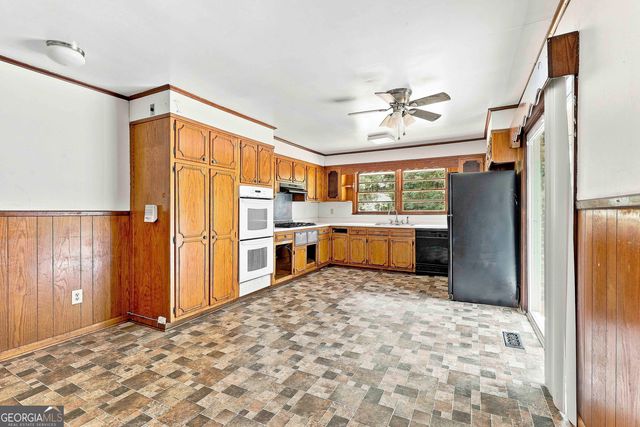 490 Mehaffey Drive, Fairburn, GA 30213