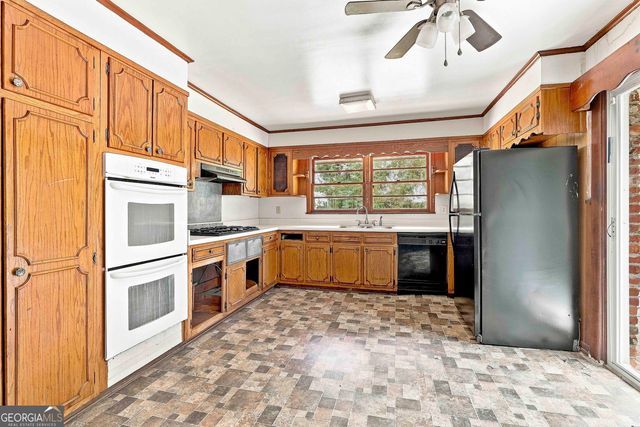490 Mehaffey Drive, Fairburn, GA 30213