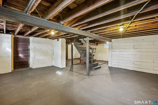 35 Kingston Street, Wethersfield, CT 06109