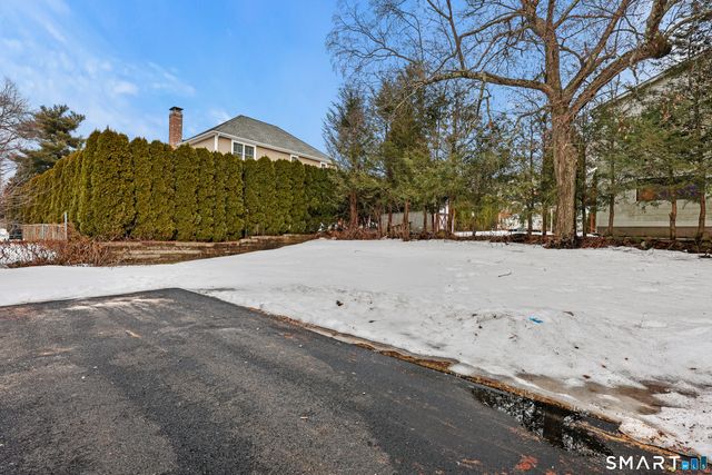 35 Kingston Street, Wethersfield, CT 06109