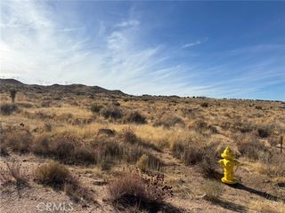 20 Luna Mountain Road, Apple Valley, CA 92308