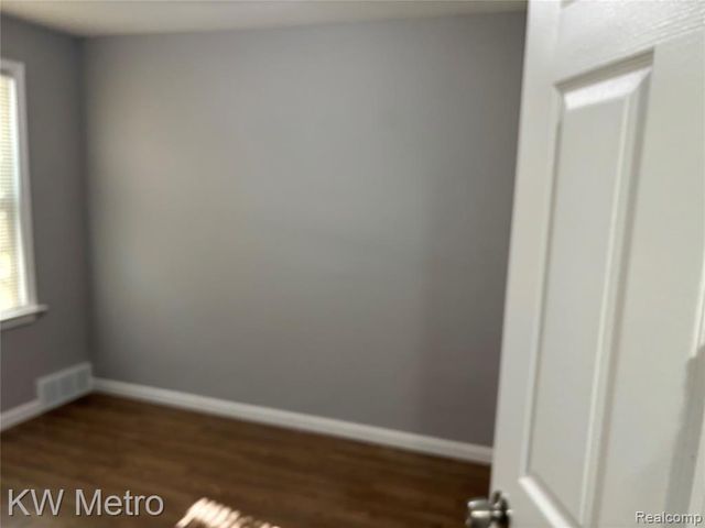 19331 Hoover Street, Detroit, MI 48205