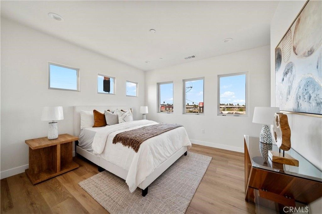 Image 5 of property listing at 7692 9th Street 105, Buena Park, CA 90621