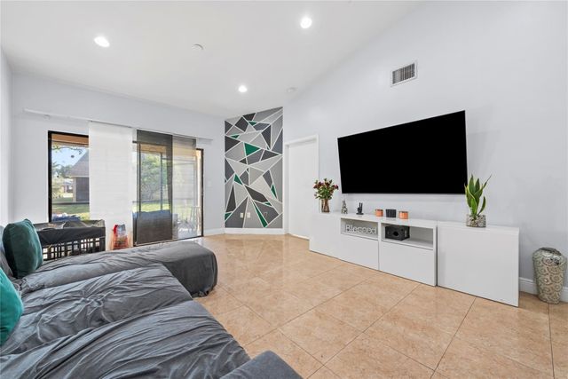 9612 NW 76th Court 9612, Tamarac, FL 33321