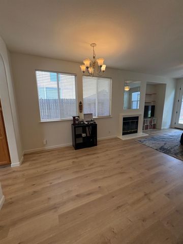 1883 Malachite Way, Roseville, CA 95747