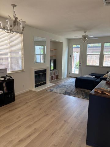 1883 Malachite Way, Roseville, CA 95747