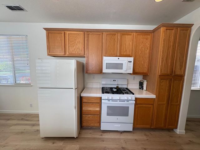 1883 Malachite Way, Roseville, CA 95747