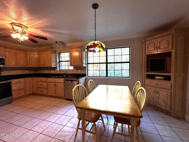 704 Hidden Oaks Drive, Ocean Springs, MS 39564