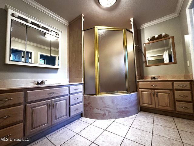 704 Hidden Oaks Drive, Ocean Springs, MS 39564