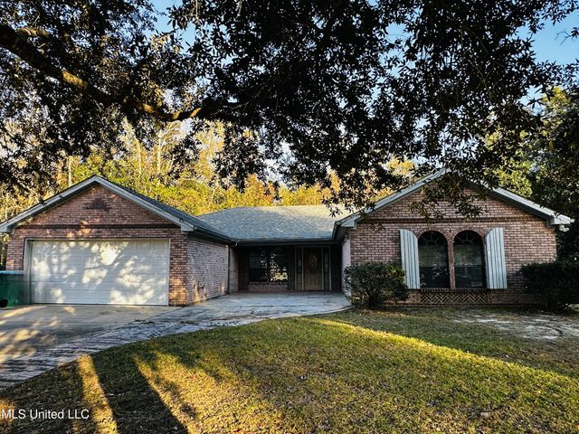704 Hidden Oaks Drive, Ocean Springs, MS 39564