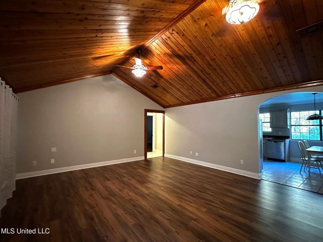 704 Hidden Oaks Drive, Ocean Springs, MS 39564