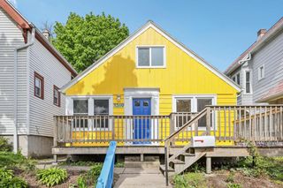 3269 N Oakland AVENUE, Milwaukee, WI 53211