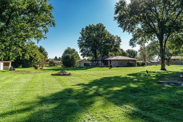1602 PLAZA Drive, Rockford, IL 61108