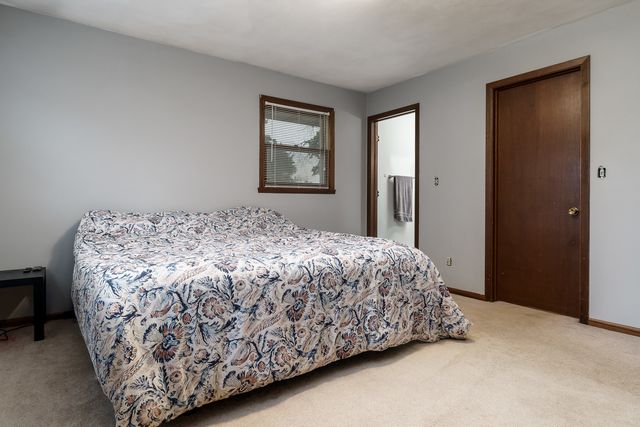 1602 PLAZA Drive, Rockford, IL 61108