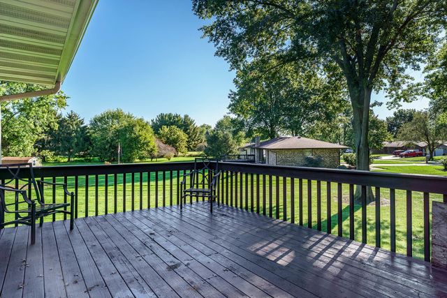 1602 PLAZA Drive, Rockford, IL 61108