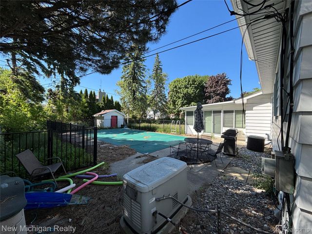 1828 Kennelworth Drive, Port Huron, MI 48060