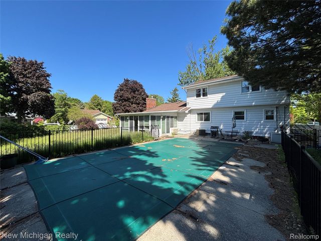 1828 Kennelworth Drive, Port Huron, MI 48060