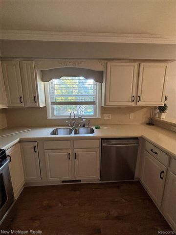 1828 Kennelworth Drive, Port Huron, MI 48060