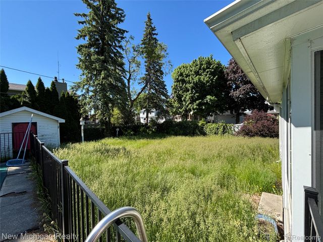 1828 Kennelworth Drive, Port Huron, MI 48060