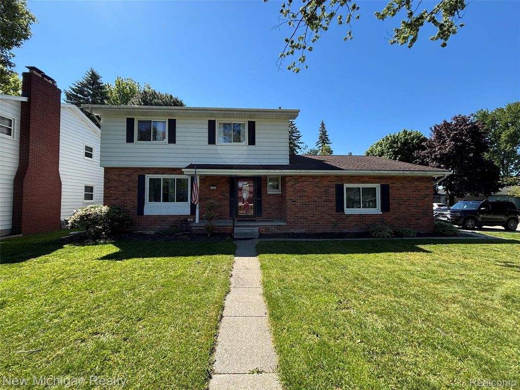 1828 Kennelworth Drive, Port Huron, MI 48060