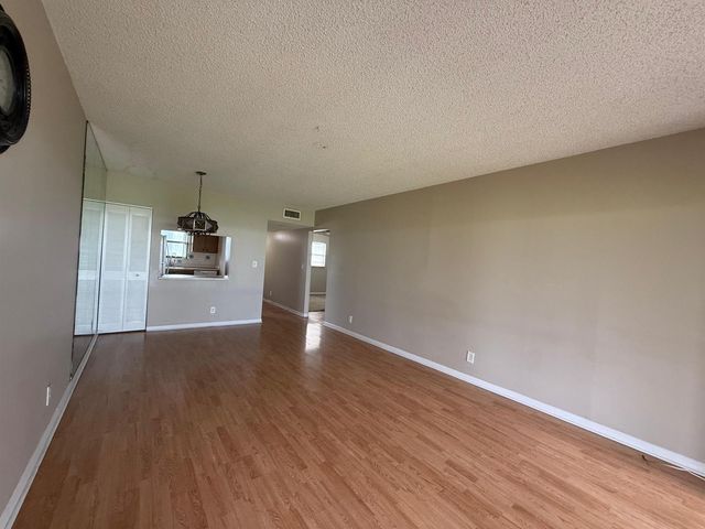 2141 W Woolbright Road L106, Boynton Beach, FL 33426