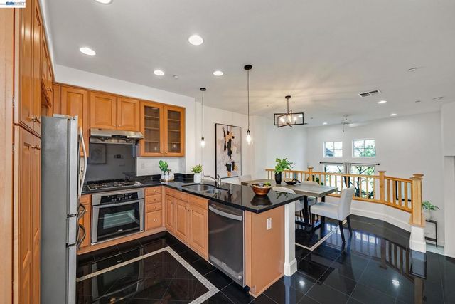 1013 Amber Ter, Union City, CA 94587