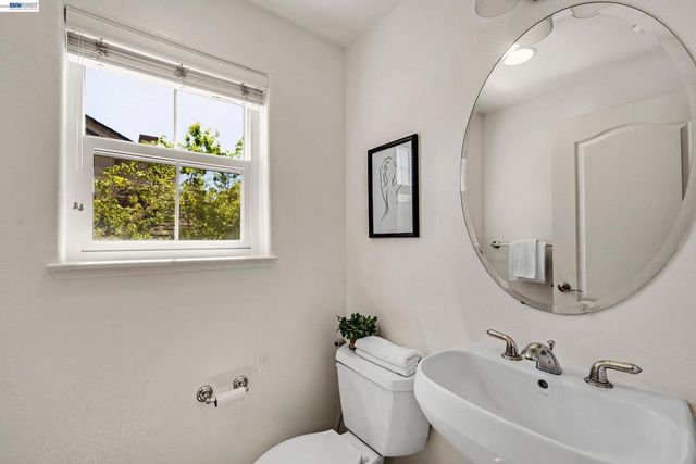 1013 Amber Ter, Union City, CA 94587