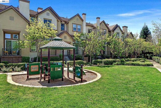 1013 Amber Ter, Union City, CA 94587