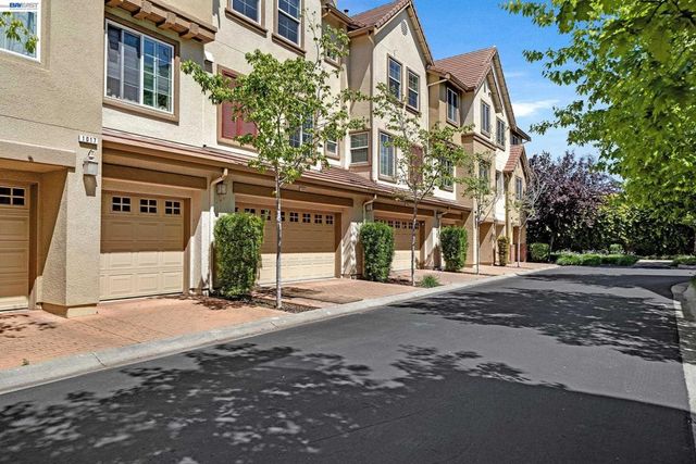 1013 Amber Ter, Union City, CA 94587