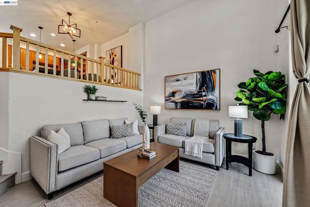 1013 Amber Ter, Union City, CA 94587