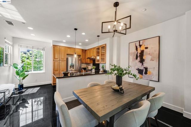 1013 Amber Ter, Union City, CA 94587