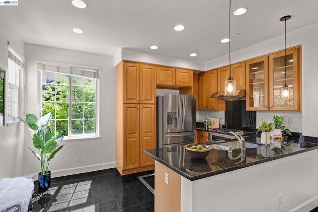 1013 Amber Ter, Union City, CA 94587