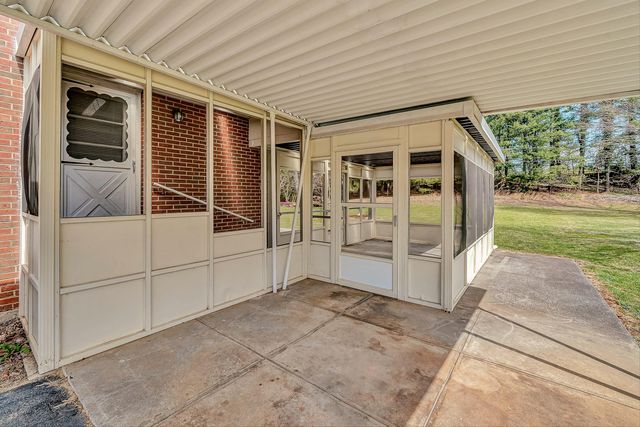 3138 Galloway DR, Roanoke, VA 24018