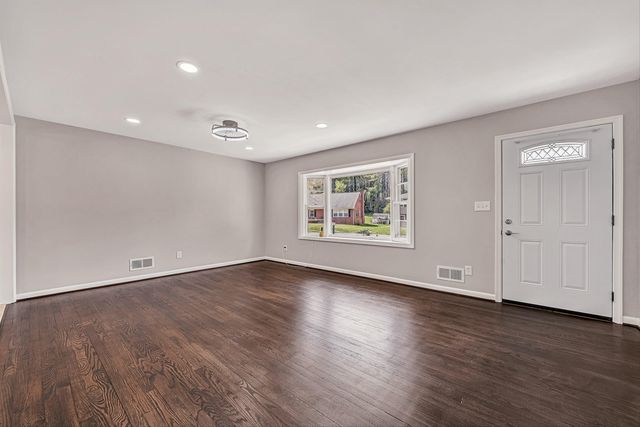 3138 Galloway DR, Roanoke, VA 24018