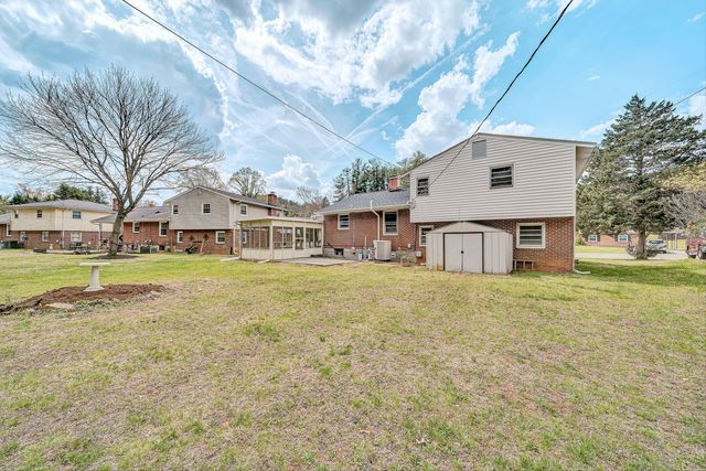 3138 Galloway DR, Roanoke, VA 24018