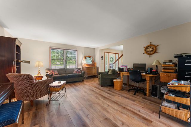 579 Fleetwood Drive N, Valparaiso, IN 46385