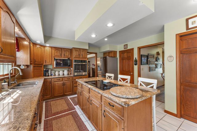 579 Fleetwood Drive N, Valparaiso, IN 46385