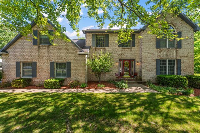 579 Fleetwood Drive N, Valparaiso, IN 46385