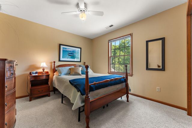 579 Fleetwood Drive N, Valparaiso, IN 46385