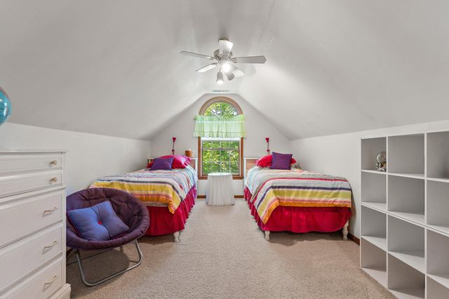 579 Fleetwood Drive N, Valparaiso, IN 46385