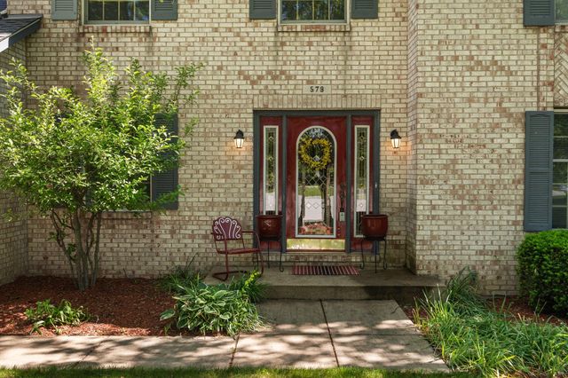 579 Fleetwood Drive N, Valparaiso, IN 46385