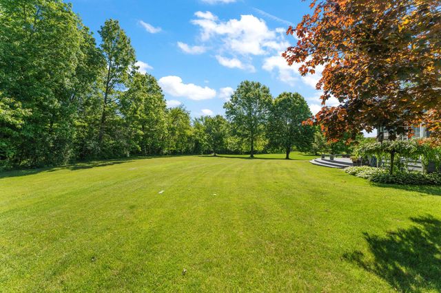 579 Fleetwood Drive N, Valparaiso, IN 46385